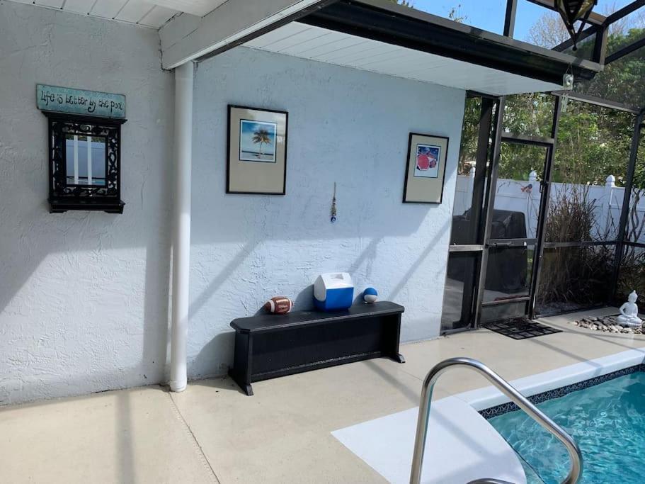 Private Pool At Hidden Gem Ready For Your Family:) Holiday home