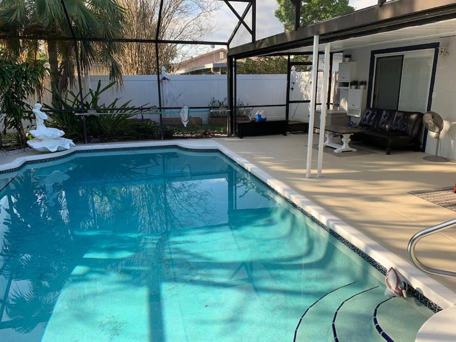 Private Pool At Hidden Gem Ready For Your Family:) Holiday home *